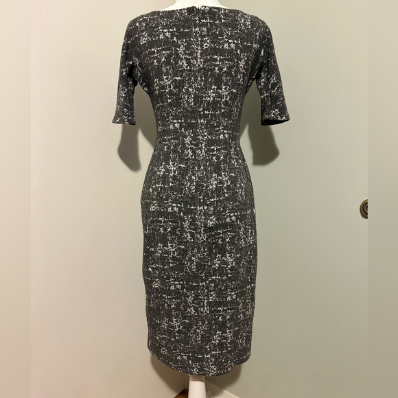 Maggy London Woman’s Midi Dress,Grey and White Abstract Print,Size 6 - Picture 4 of 7